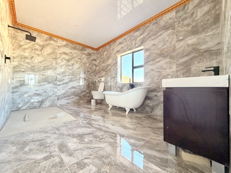 5 Bedroom Property for Sale in Hawston Western Cape